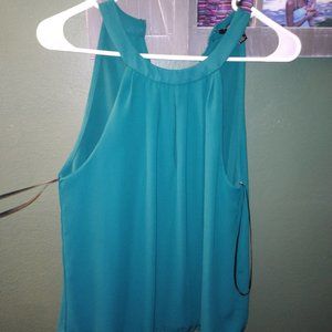 blue tank top